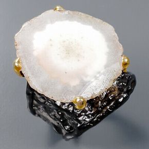 Авторское кольцо из серебра 925 с натуральными друзой кварца, хромдиопсидами, с двухтоновым родированием
