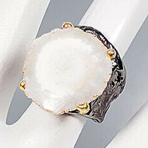 Авторское кольцо из серебра 925 с натуральными друзой кварца, хромдиопсидами, с двухтоновым родированием