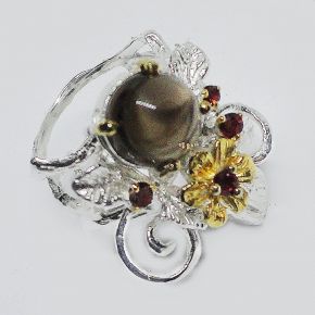 Авторское кольцо из серебра 925 с натуральным раухтопазом дымчатым кварцем и гранатами, с 2 тоновым родированием