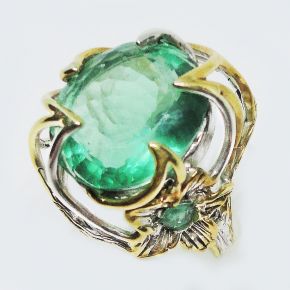 Авторское кольцо серебра 925 с натуральным зеленым флюоритом и бразильскими изумрудами, оттеночное золочение желтое золото
