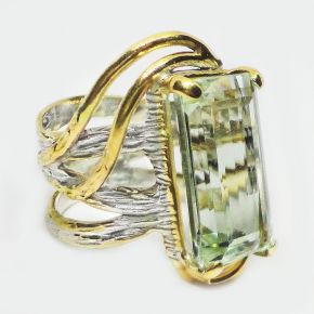Авторское кольцо из серебра 925 с крупным празиолитом зеленым аметистом и оттеночной позолотой