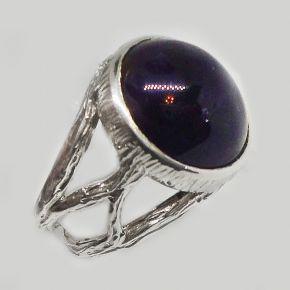 Авторское кольцо ручной работы из серебра 925 с натуральным аметистом кабошоном