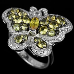 Кольцо из серебра с натуральными желтыми сапфирами и фианитами
