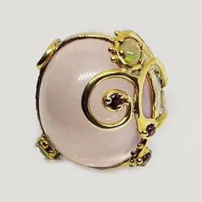Авторское кольцо из серебра 925 с очень крупным натуральным розовым кварцем, опалами и турмалинами