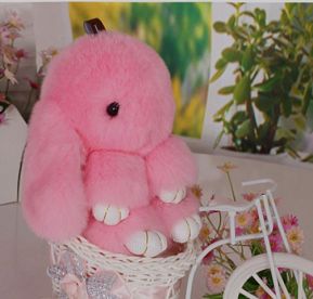 Брелок кролик натуральный мех кролик рекс розовый